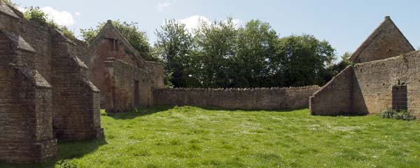 Barns,Dovecote,Stoke-sub-Hamdon Priory,National Trust